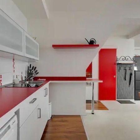 Lenka'S Cozy Red Studio + Lenka'S Cozy Gold Apartment Прага Экстерьер фото